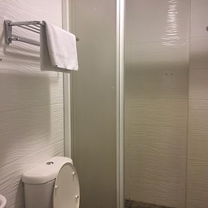 Standard Single Room Private Bathroom
